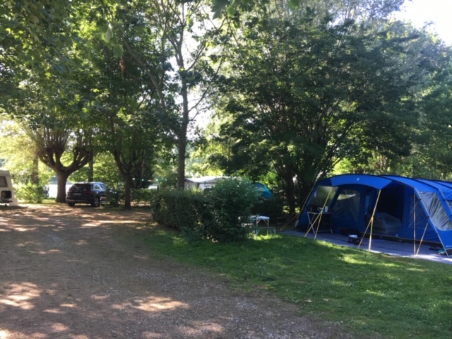 emplacement camping Dordogne tente