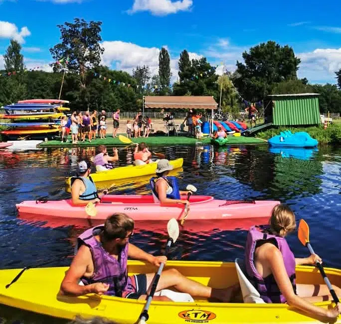 Canoes, activités aquatiques en Dordogne